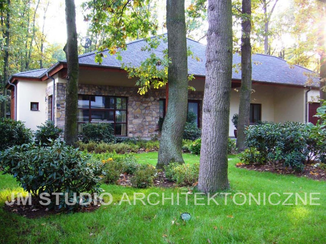 Projekty ogrodów - Ogród leśny między dębami :: JMSA - biuro architektoniczne, architekci Magdalena Ignaczak, Jacek Kunca